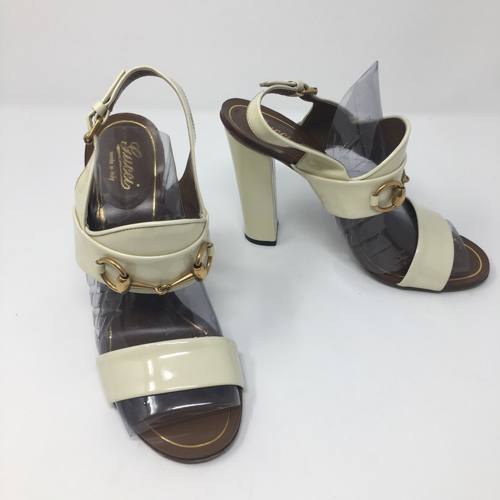 GUCCI VINTAGE CREAM PATENT LEATHER HEELS